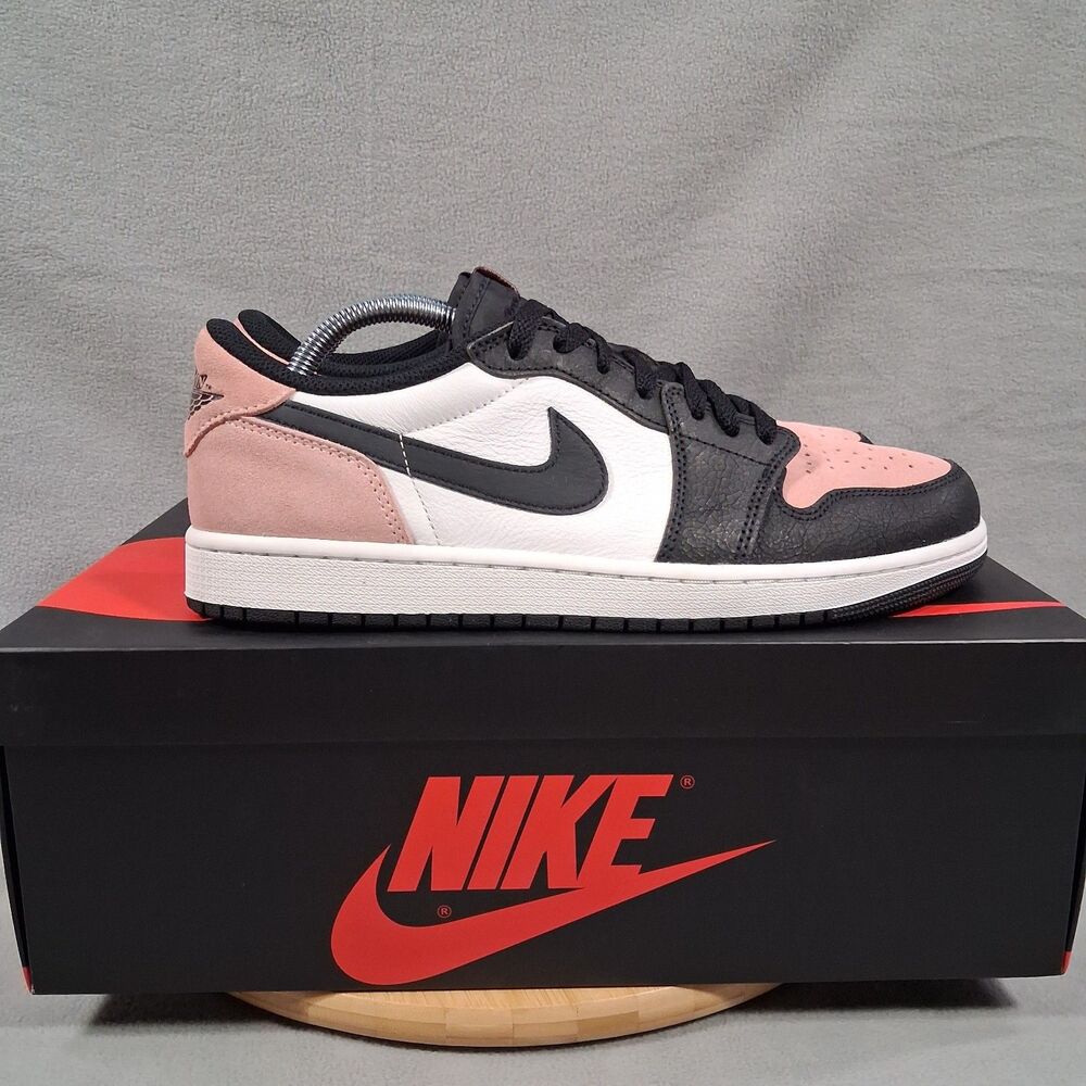 Jordan 1 Low OG Mens Size 10 Bleached Coral Black Pink CZ0790-061 Preowned
